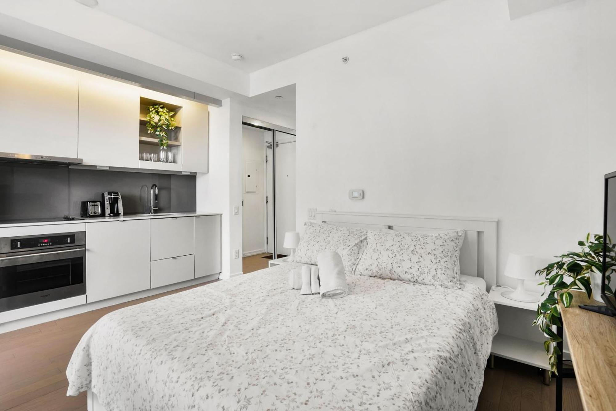 Luxe - Location Score 10 - Easter Retreat * Toronto